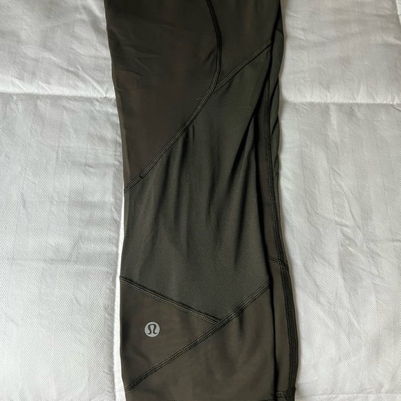 Lululemon pace rival crop size 6 - Picture 6 of 7